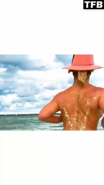 Britney Spears Nude (13 Pics + Video) on adultfans.net