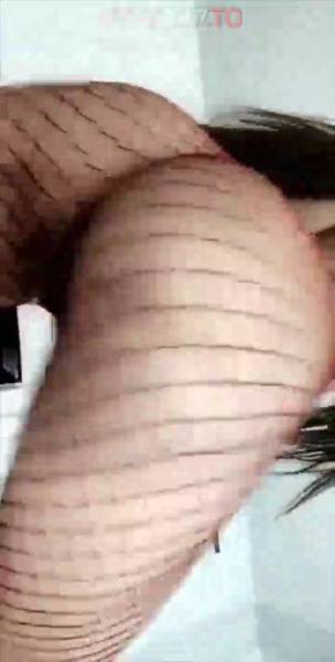 Suttin Suicide booty teasing snapchat premium xxx porn videos on adultfans.net