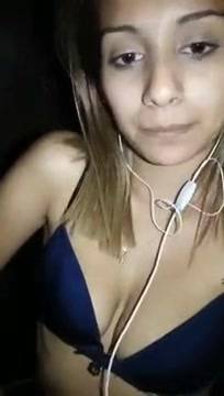 Chiqqui CAM4 naked cams on adultfans.net