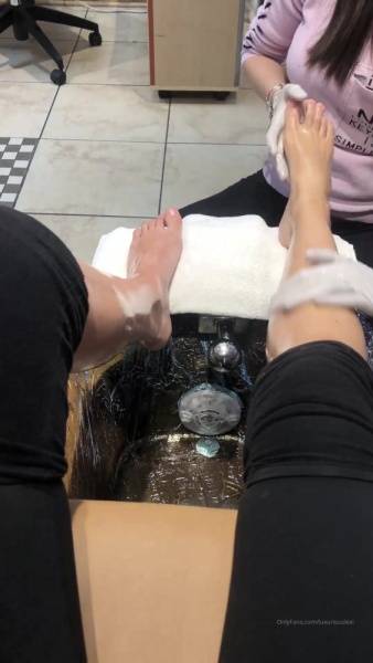 Luxuriouslexi 6 min of me getting a pedicure good boys onlyfans xxx porn on adultfans.net