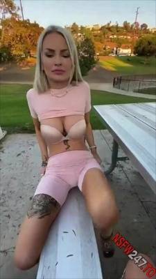 Viking Barbie & Layna Boo outdoor dildo fuck show snapchat premium porn videos - manythots.com