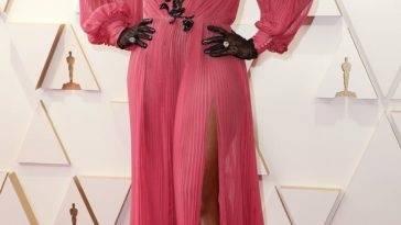 Serena Williams Poses on the Red Carpet at the 94th Annual Academy Awards - fapfappy.com