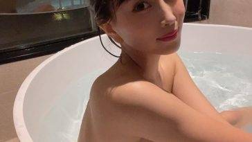 Tomomi Morisaki Poses Naked - fapfappy.com