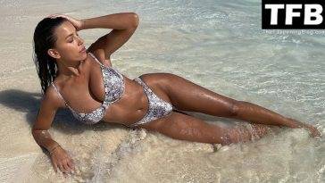 Devin Brugman Shows Off Her Stunning Bikini Body - fapfappy.com