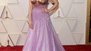 Jessica Chastain Looks Stunning at the 94th Annual Academy Awards - fapfappy.com