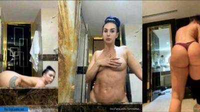 Babe Zahraelise naked brunette after shower - topleaks.net
