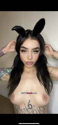 Nikkinarvaez on adultfans.net