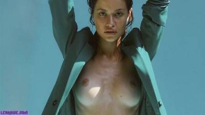 Ella Weisskamp very elegant topless on adultfans.net