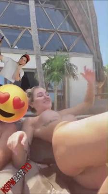 Heidi Grey pee show snapchat premium porn videos - manythots.com