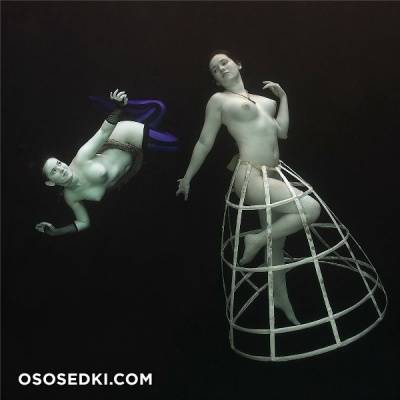 Photo by M. Alberich Mathews on adultfans.net