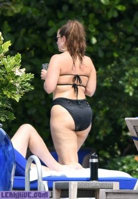 Leaked Ashley Graham Shows Huge Butt In Bikini on adultfans.net