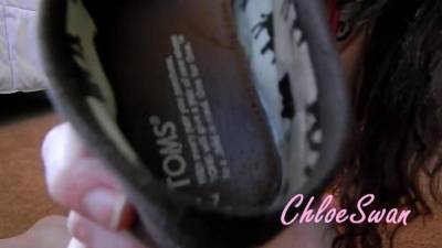 Dirty shoe lover chloeswan smell fetish foot smelling & boot worship 7:20 XXX porn videos on adultfans.net