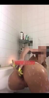 Gibson Reign dildo anal masturbating bathtub show snapchat premium xxx porn videos on adultfans.net