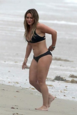 Hilary Duff Beach Bikini Set Leaked - influencersgonewild.com - Usa