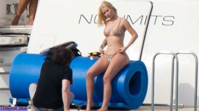 Iggy Azalea showing her big ass on the beach - leakhive.com