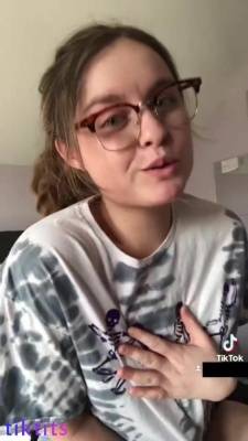 The schoolgirl decided to participate in tik tok trends and showed nice tittes on adultfans.net