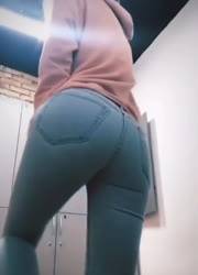 Hot girl teasing in her tight jeans on snapchat on adultfans.net