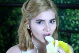 Cloverless ASMR Banana ASMR Video on adultfans.net