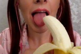 Flirty ASMR Banana Sucking Video on adultfans.net
