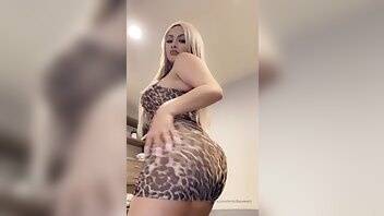 Priscillasweetz can t dance for shit lol don t make of me i m trying tip me if you think i sh onl... on adultfans.net