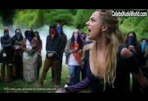 Nora Arnezeder in Mozart in the Jungle (series) (2014) Sex Scene - fapfappy.com