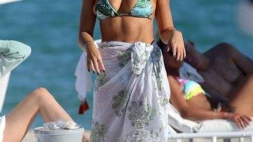 Brooks Nader Shows Off Her Sexy Body in a Green Bikini on the Beach in Miami - fapfappy.com - county Brooks