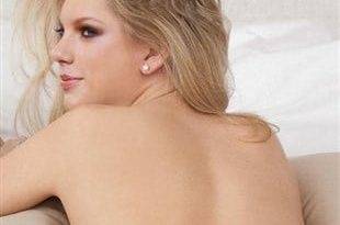 Nude Taylor Swift Shows Off Both Her Holes on adultfans.net