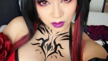 Yaya Han Cosplay Cleavage Pictures (16 pics) on adultfans.net