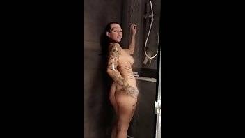 Monte Luxe Sneak the shower - OnlyFans free porn on adultfans.net