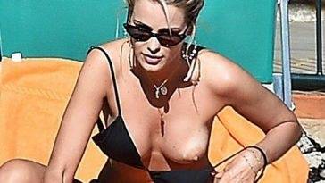 Yasmin Brunet Nude Tits Slipped Out of Bikini ! on adultfans.net