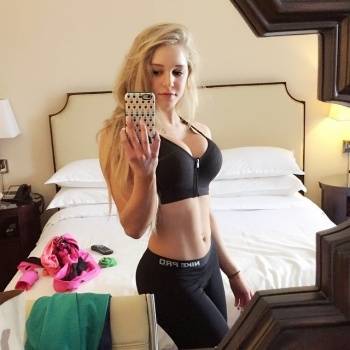 Courtney Tailor Sexy Pictures on adultfans.net