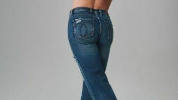 Brooke Shields Goes Topless For Jordache Jeans on adultfans.net