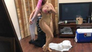 Nicki Minaj Topless on adultfans.net