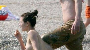 China Chow Goes Topless At The Beach - China on adultfans.net