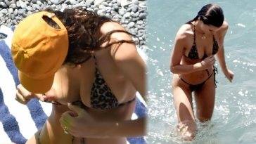 Emily Ratajkowski Flashes Her Nude Tit & Looks Stunning in a Tiny Bikini (69 Photos) [Updated] on adultfans.net