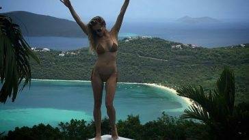 Hannah Ferguson Hot on adultfans.net