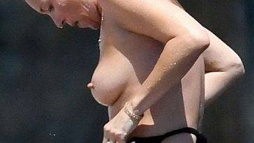 Kate Moss Topless On The Yacht on adultfans.net