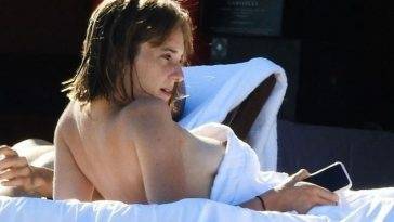 Maya Hawke Strips Off as She Sunbathes at the Beach in Venice (55 Nude & Sexy Photos) on adultfans.net