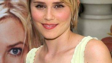 Alison Lohman Nude & Sexy Collection on adultfans.net