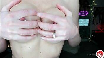 Akgingersnaps worship my huge boobs a on adultfans.net