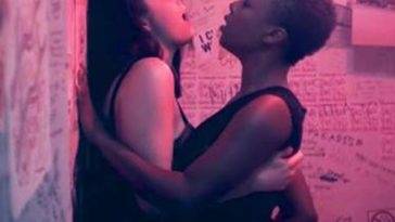 Samira Wiley & Michala Brasseur Lesbian Fingering in 'The Handmaid's Tale' on adultfans.net