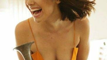 Lauren Cohan Nip Slip on adultfans.net