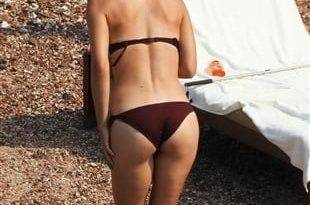 Maria Sharapova Giant Commie Bikini Pics on adultfans.net