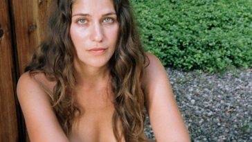 Lola Kirke Nude on adultfans.net