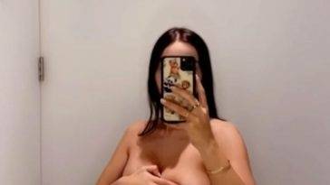 Sophie Mudd Topless Boob Shake Onlyfans Video Leaked on adultfans.net
