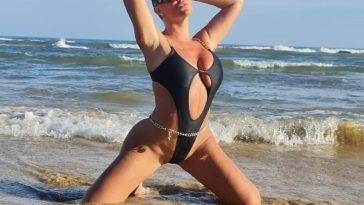 Aisleyne Horgan-Wallace Shows Off Her Curvy Body on the Beach in Portugal - fapfappy.com - Portugal