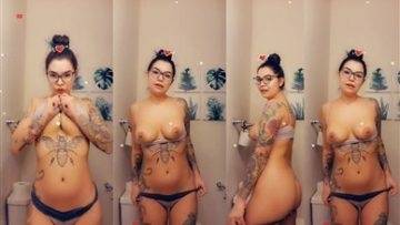 Nattybohh Nude Teasing Porn Video  on adultfans.net