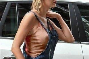 Taylor Swift Out Showing Off Her Puffy Nip And Tight Ass on adultfans.net