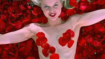 Mena Suvari Nude 13 American Beauty (14 Pics + Remastered & Enhanced Video) - Usa on adultfans.net