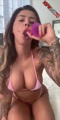 Dakota James pink dildo masturbating on bed snapchat premium xxx porn videos on adultfans.net
